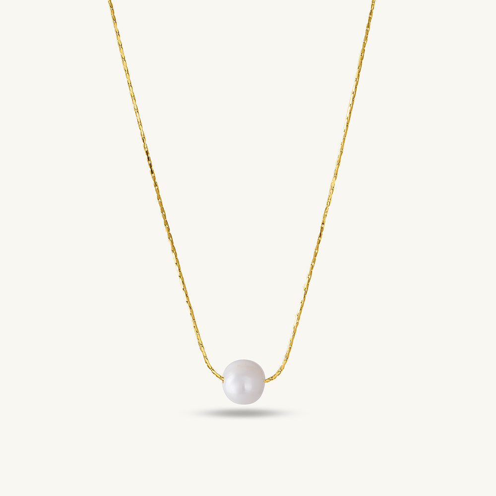 Delicate white Pearl Necklace